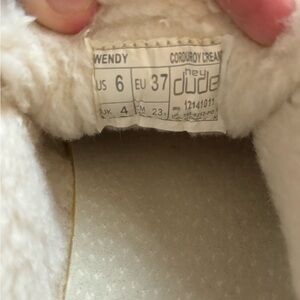 Hey Dudes size 6!